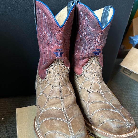 BOYS' SPIDER STITCH BOOTS - Like New - good condition!! - Picture 3 of 7